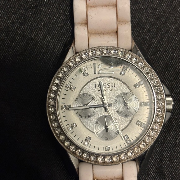 Fossil - Picture 1 of 2